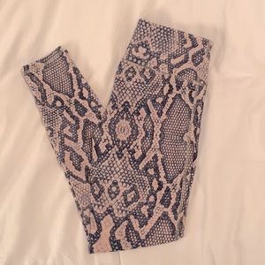 Varley snakeskin leggings size small